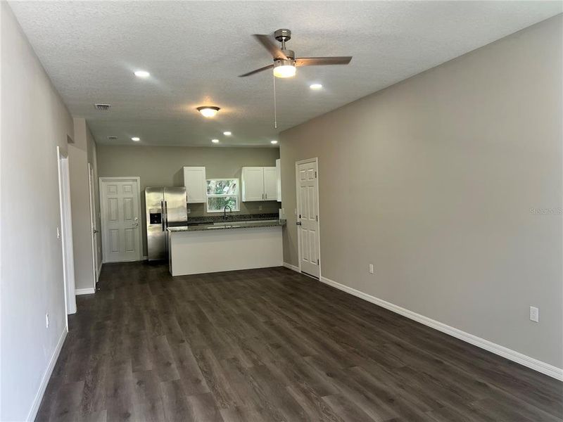Spacious, unfurnished interior of a new home in , Tampa (Image 11).