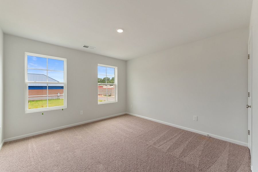 Spacious, unfurnished interior of a new home in Tucker Ridge, Pendleton (Image 20).