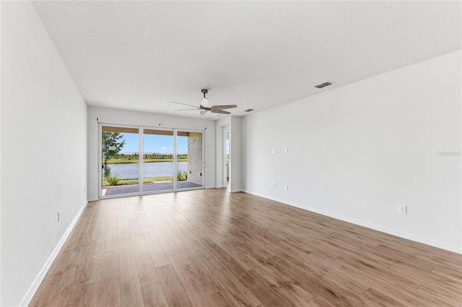 Spacious, unfurnished interior of a new home in , Venice (Image 23).