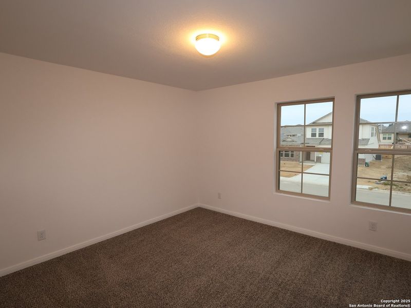 Spacious, unfurnished interior of a new home in Greenspoint Heights, Seguin (Image 27).