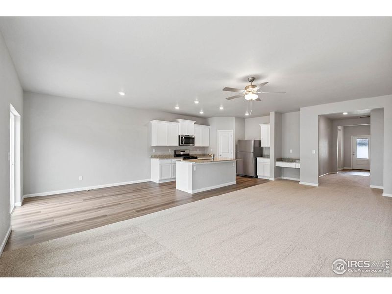 Spacious, unfurnished interior of a new home in , Severance (Image 13).