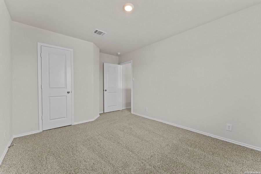 Spacious, unfurnished interior of a new home in Redbird Ranch, San Antonio (Image 28).