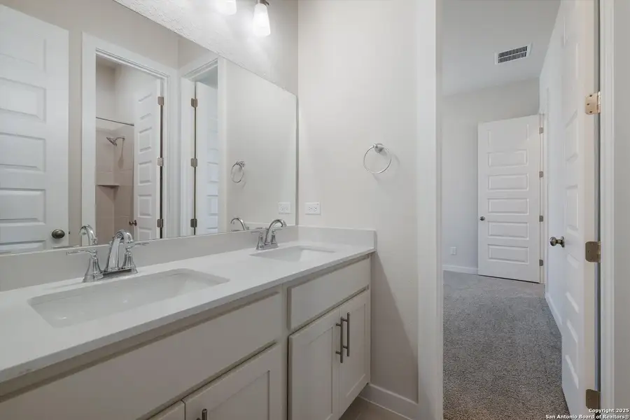 Furnished interior view inside a new home in Meyer Ranch, New Braunfels (Image 8). Furnished interior view inside a new home in Meyer Ranch, New Braunfels (Image 8).