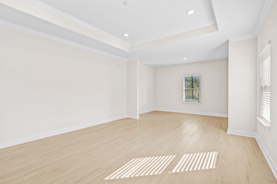 Spacious, unfurnished interior of a new home in Windswept Estates, Freeport (Image 18).