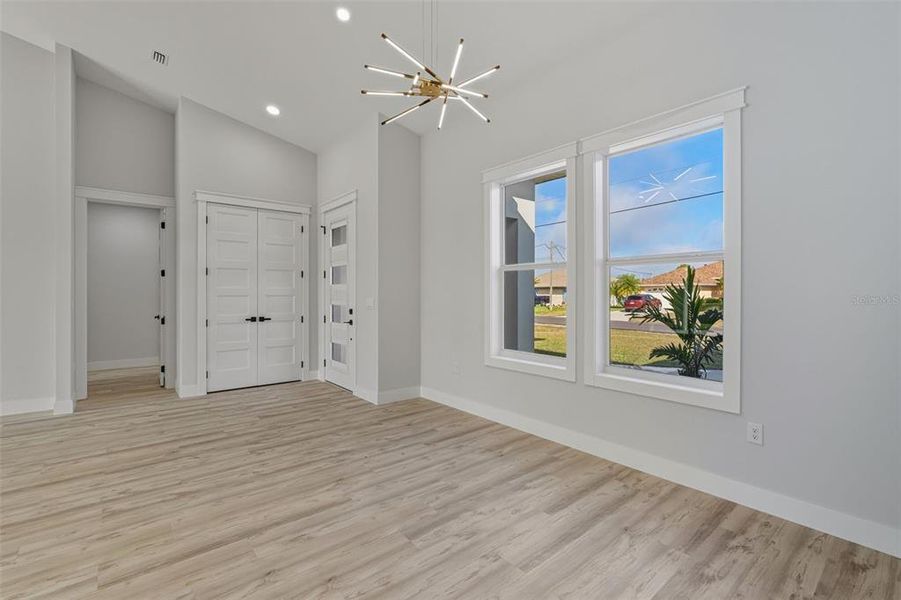 Spacious, unfurnished interior of a new home in , Rotonda West (Image 23).