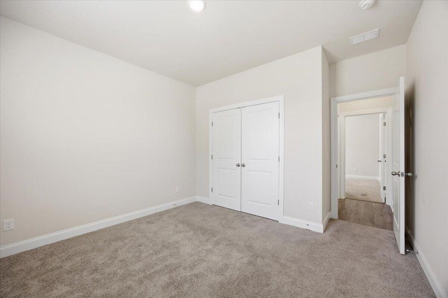 Spacious, unfurnished interior of a new home in , Orangeburg (Image 36).