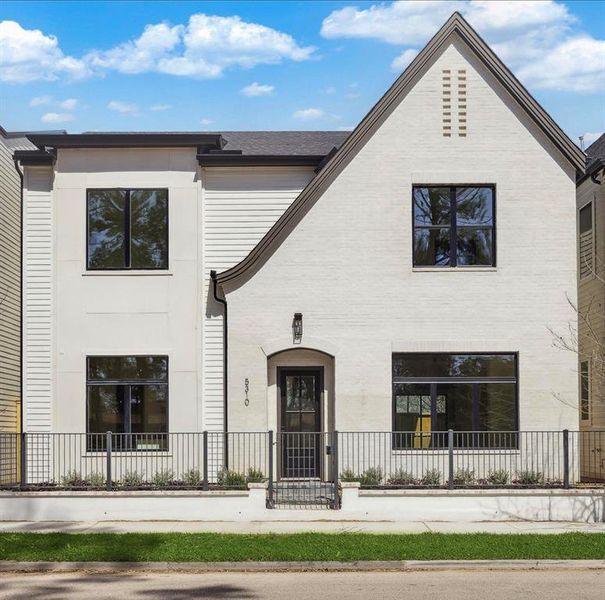 Exceptional Curb Appeal - This home comes with a well-proportioned handsome elevation. Elegant combination of hand slurred brick, painted carriage style garage door with a terracotta paver driveway.