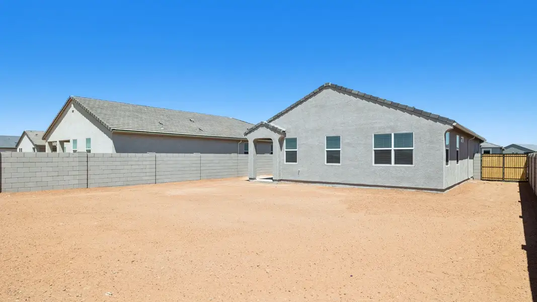 Exterior details and patio area of a home in Quail Ranch, San Tan Valley (Image 3).