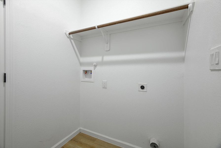 Spacious, unfurnished interior of a new home in , Beaumont (Image 23).