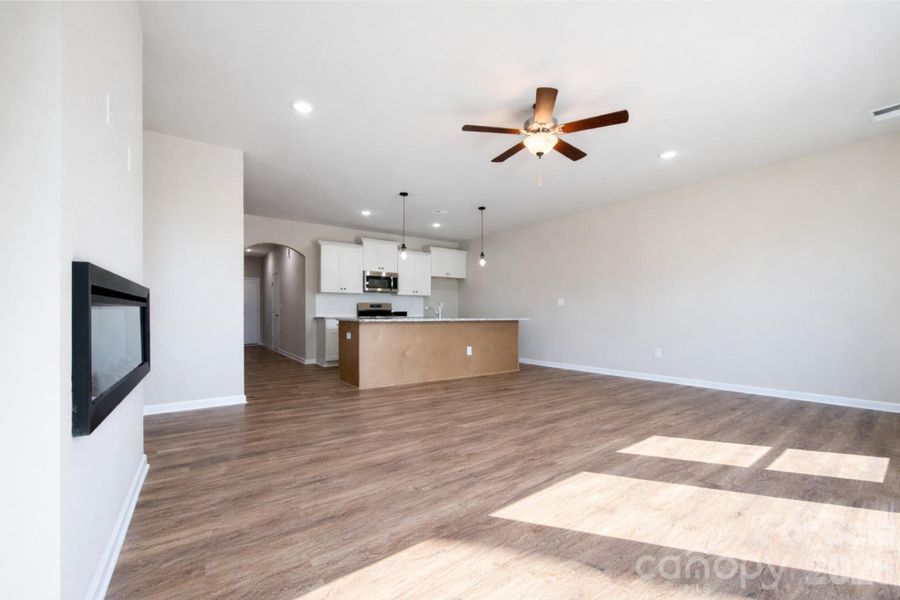 Spacious, unfurnished interior of a new home in , Charlotte (Image 7).