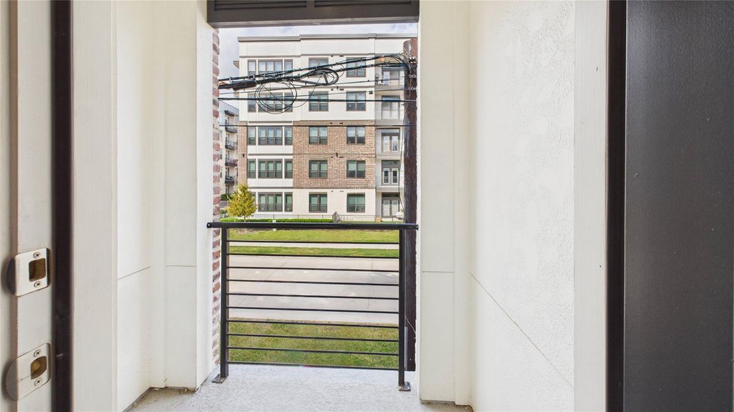 Exterior details and patio area of a home in White Oak Station, Houston (Image 4). Exterior details and patio area of a home in White Oak Station, Houston (Image 4).