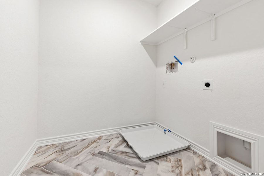 Spacious, unfurnished interior of a new home in Punta Verde, Converse (Image 17). Spacious, unfurnished interior of a new home in Punta Verde, Converse (Image 17).