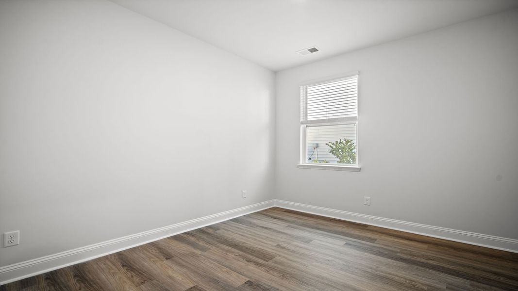 Spacious, unfurnished interior of a new home in Palm Ridge, Guyton (Image 19).