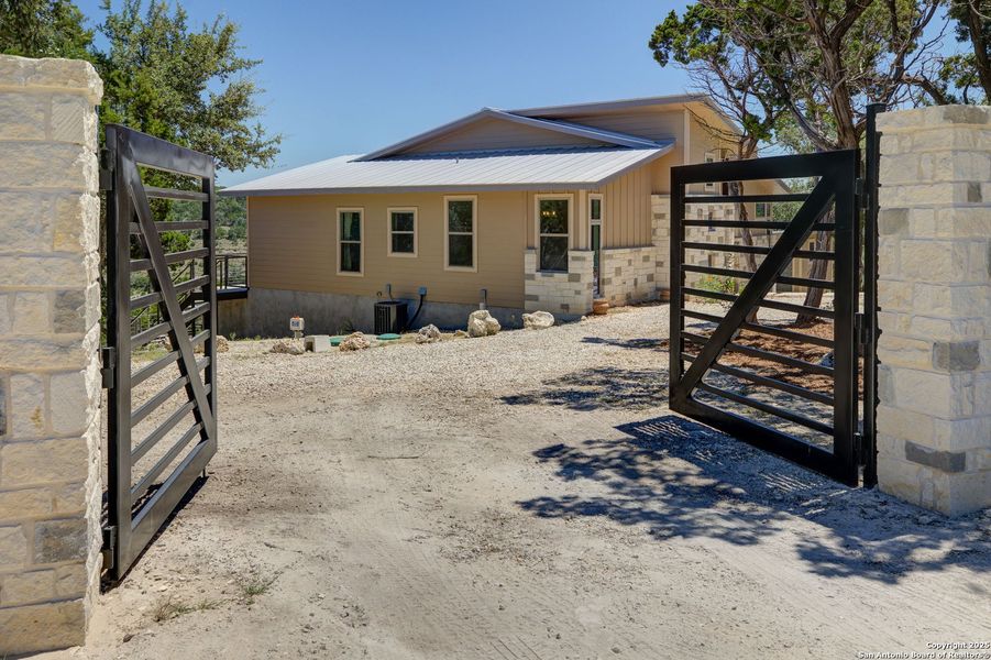 Front exterior of a new home in , New Braunfels, TX, highlighting curb appeal (Image 25). Front exterior of a new home in , New Braunfels, TX, highlighting curb appeal (Image 25).