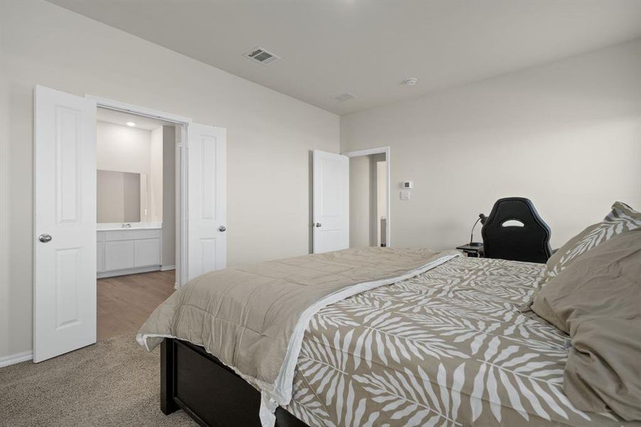 Furnished interior view inside a new home in Elevon, Lavon (Image 18).