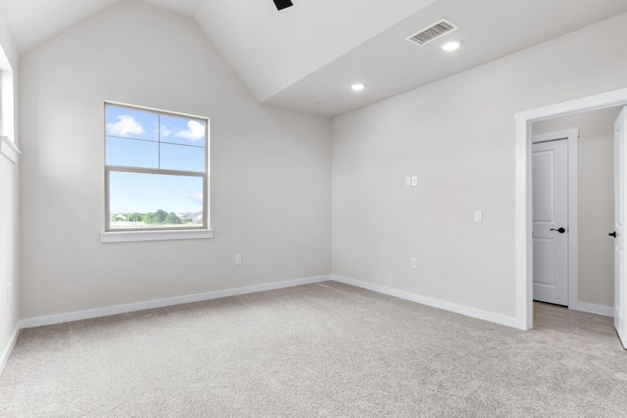 Spacious, unfurnished interior of a new home in Wildridge, Oak Point (Image 36). Spacious, unfurnished interior of a new home in Wildridge, Oak Point (Image 36).