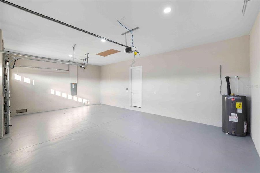 Spacious, unfurnished interior of a new home in , Placida (Image 19). Spacious, unfurnished interior of a new home in , Placida (Image 19).