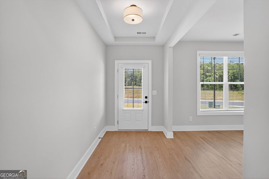 Spacious, unfurnished interior of a new home in The Fairways at Mirror Lake, Villa Rica (Image 14). Spacious, unfurnished interior of a new home in The Fairways at Mirror Lake, Villa Rica (Image 14).