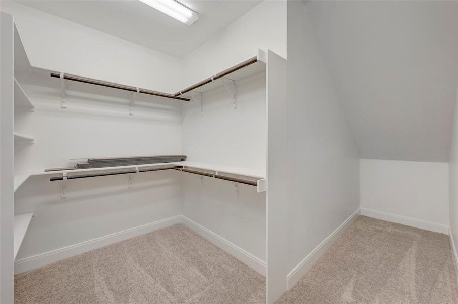 Spacious, unfurnished interior of a new home in Myrtle Creek, Waxahachie (Image 21). Spacious, unfurnished interior of a new home in Myrtle Creek, Waxahachie (Image 21).