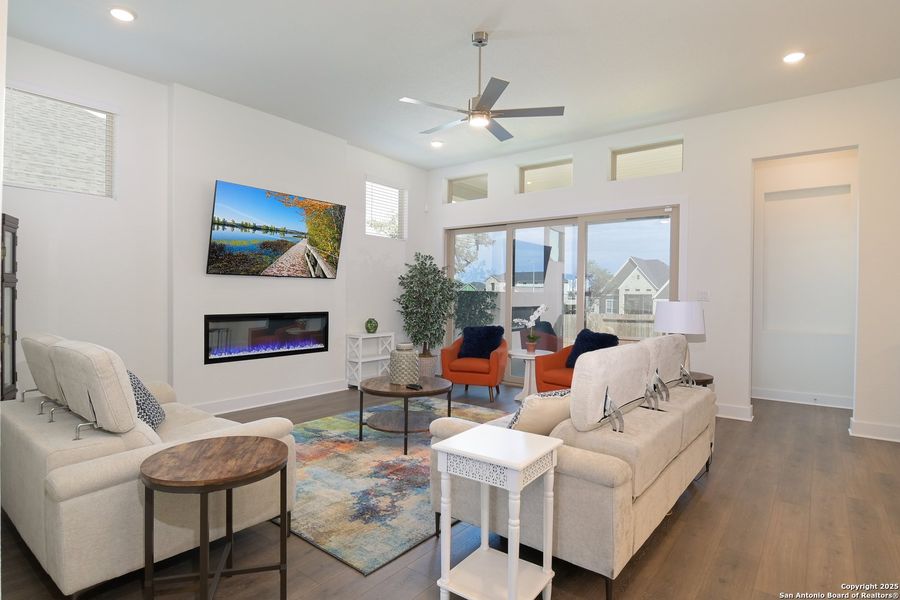 Furnished interior view inside a new home in Mesa Western, Cibolo (Image 13).