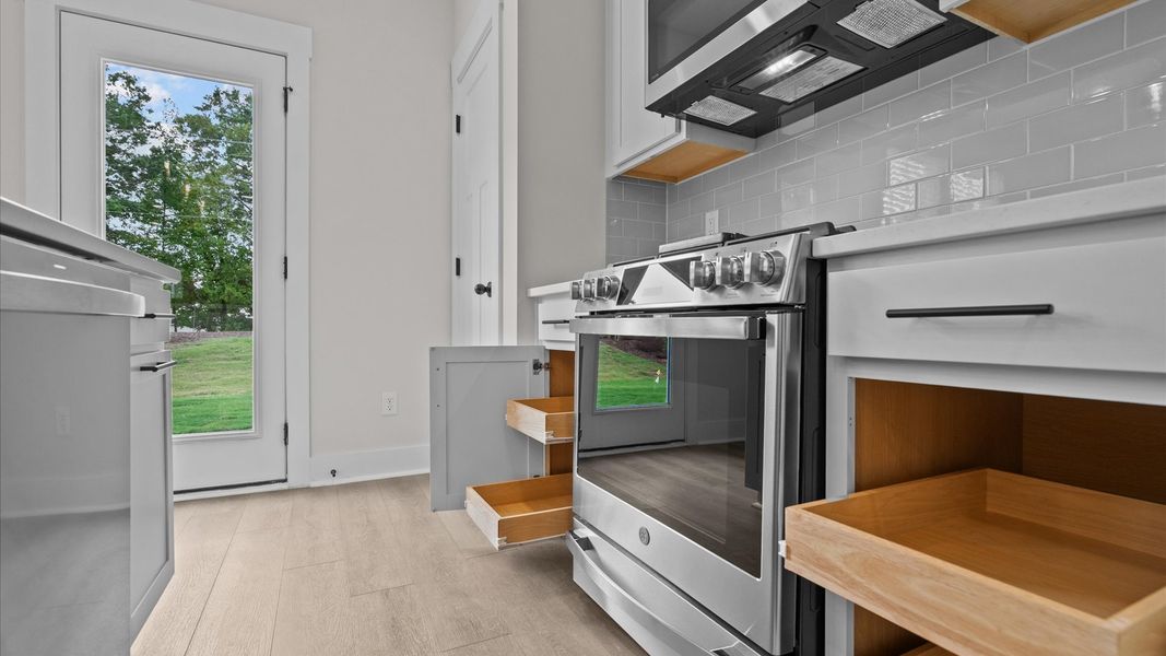 Furnished interior view inside a new home in Ransdell Pointe, Spartanburg (Image 11).