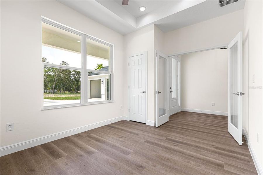 Spacious, unfurnished interior of a new home in , Dunnellon (Image 25).