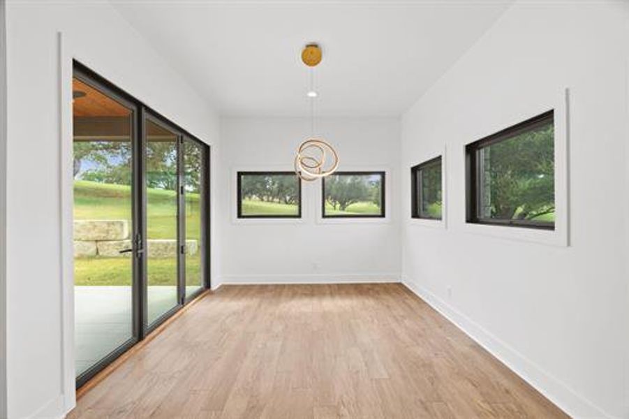 Spacious, unfurnished interior of a new home in , Horseshoe Bay (Image 18).