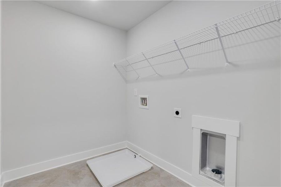 Spacious, unfurnished interior of a new home in Cambridge, Flowery Branch (Image 27). Spacious, unfurnished interior of a new home in Cambridge, Flowery Branch (Image 27).