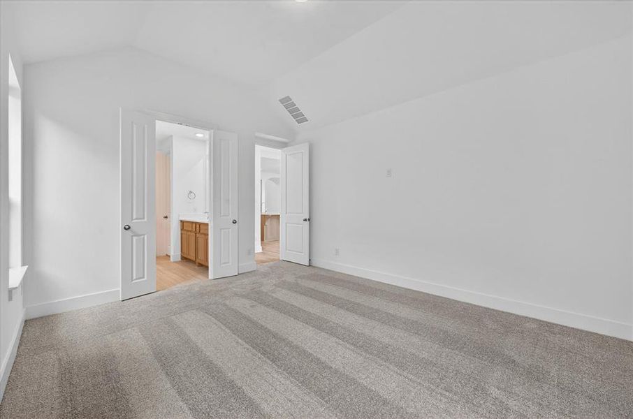 Spacious, unfurnished interior of a new home in Wellington, Haslet (Image 13).