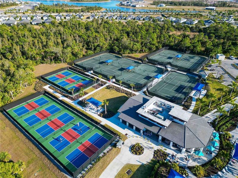 Community amenities in Wellen Park Golf & Country Club, Venice (Image 24).