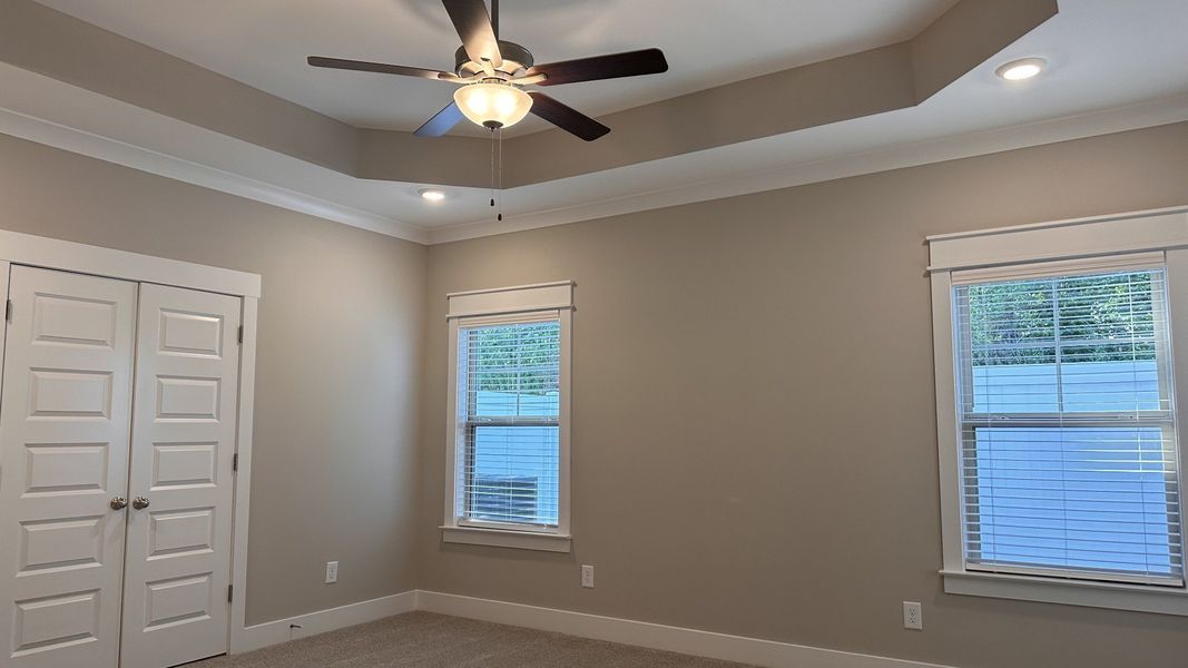 Spacious, unfurnished interior of a new home in Veterans Cove, Murfreesboro (Image 13).