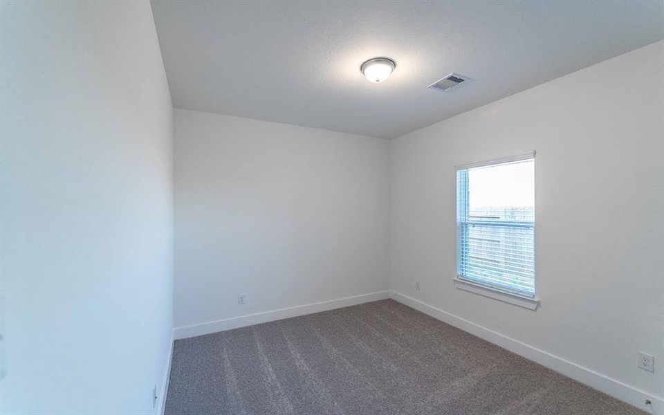 Spacious, unfurnished interior of a new home in River Ranch Meadows, Dayton (Image 9).
