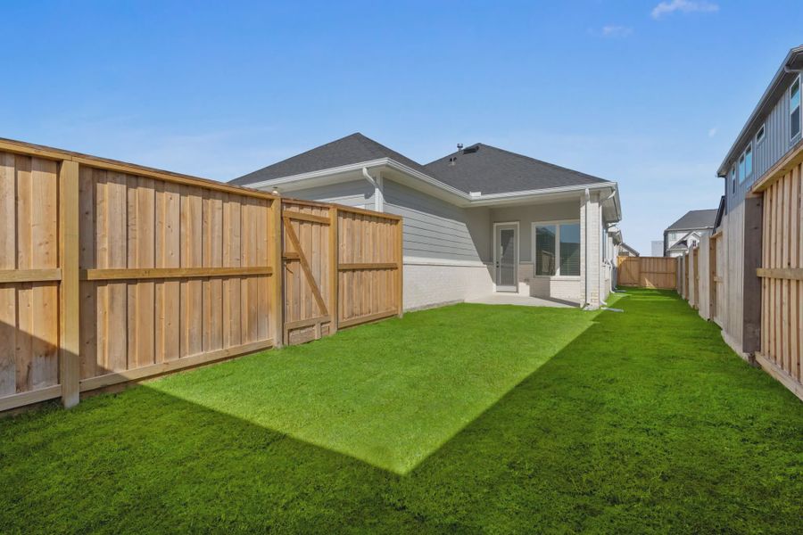 Image 26 representing the Oakmont by Chesmar Homes in Riceland Alley Loads, Mont Belvieu, TX.