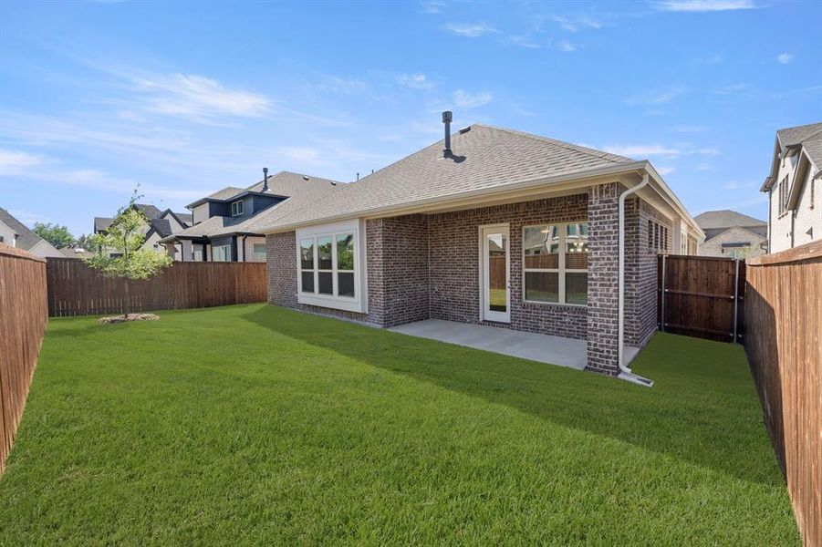 26. 3800 Lochwood - Back