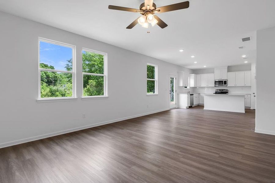 Spacious, unfurnished interior of a new home in Three Rivers, Rome (Image 18).