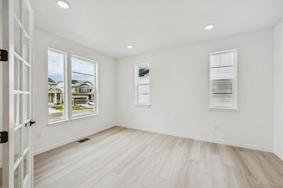 Spacious, unfurnished interior of a new home in Barefoot Lakes, Firestone (Image 16). Spacious, unfurnished interior of a new home in Barefoot Lakes, Firestone (Image 16).