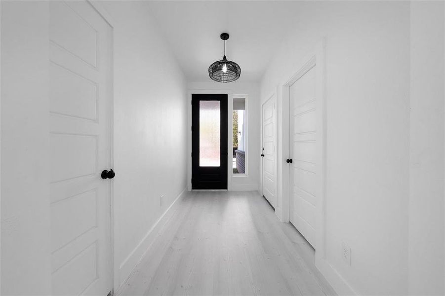 Spacious, unfurnished interior of a new home in , Sulphur Springs (Image 28).