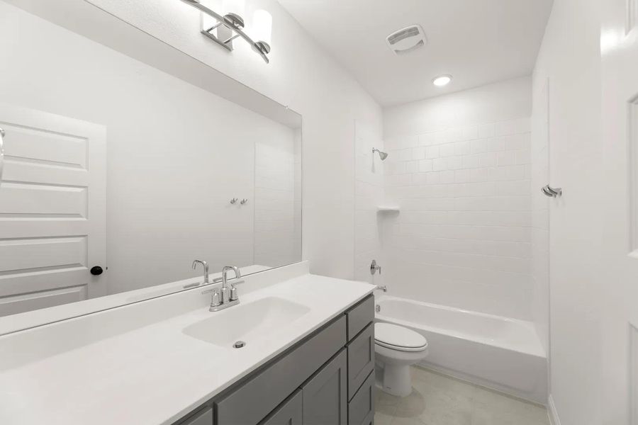 The Cyrus B Bathroom