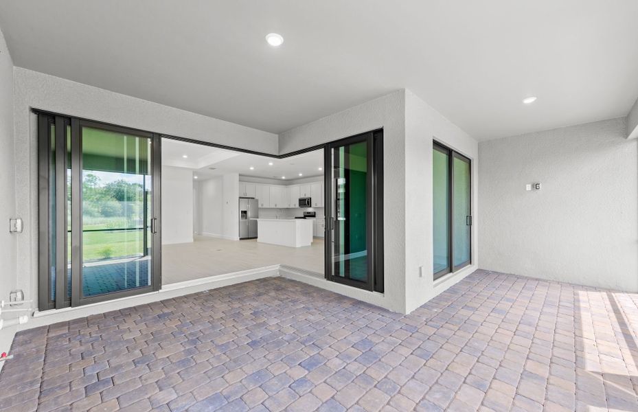 Spacious, unfurnished interior of a new home in Terreno, Naples (Image 11).