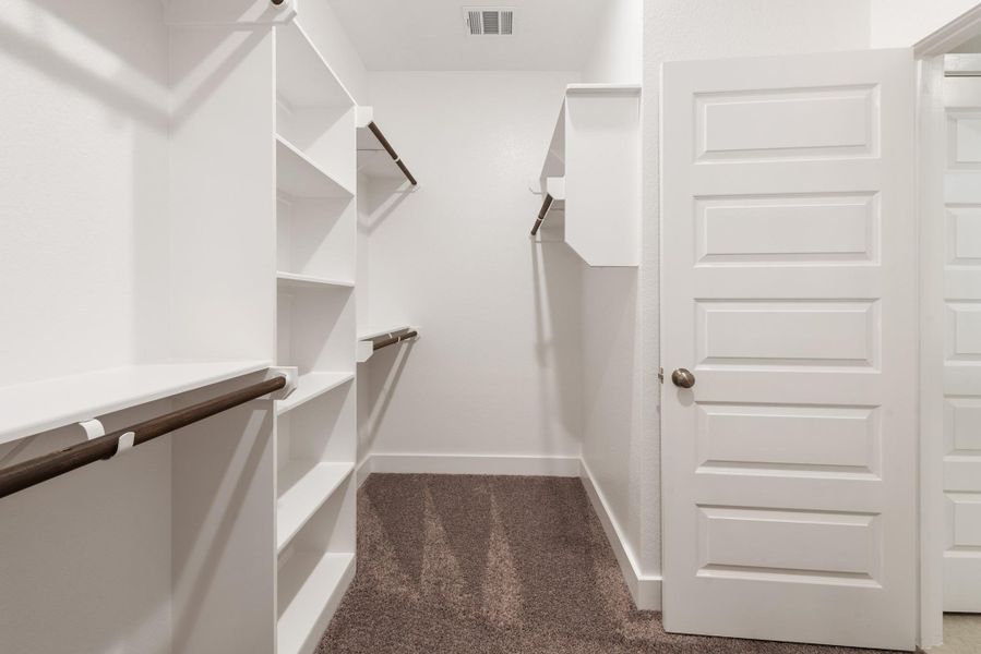 Spacious, unfurnished interior of a new home in , Brenham (Image 25).