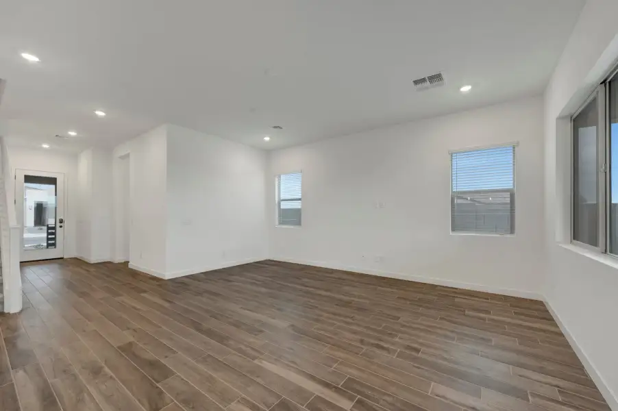 Spacious, unfurnished interior of a new home in Soleo, San Tan Valley (Image 15).