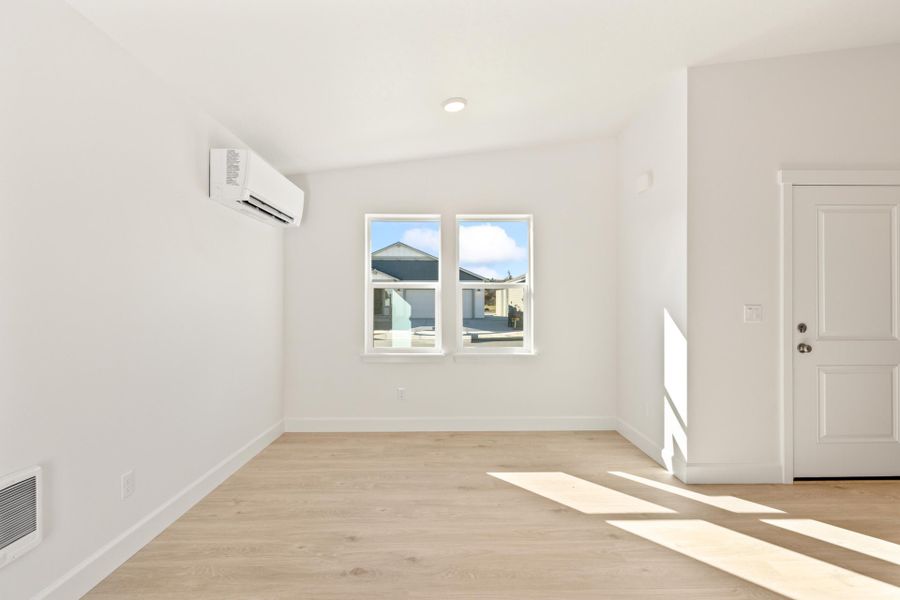 Spacious, unfurnished interior of a new home in Feather Ridge, Redmond (Image 14). Spacious, unfurnished interior of a new home in Feather Ridge, Redmond (Image 14).