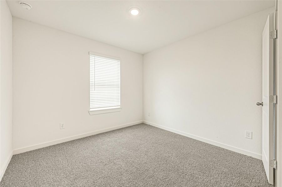 Spacious, unfurnished interior of a new home in Holly Ridge, Rosenberg (Image 15).