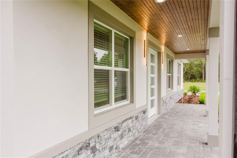 Exterior details and patio area of a home in , Eustis (Image 31).