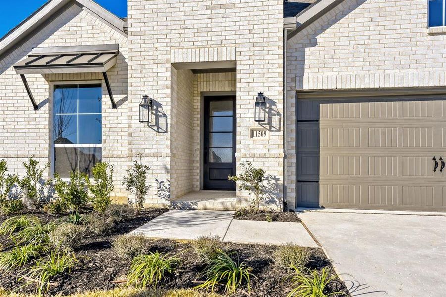 Exterior details and patio area of a home in Wellington, Fort Worth (Image 3). Exterior details and patio area of a home in Wellington, Fort Worth (Image 3).