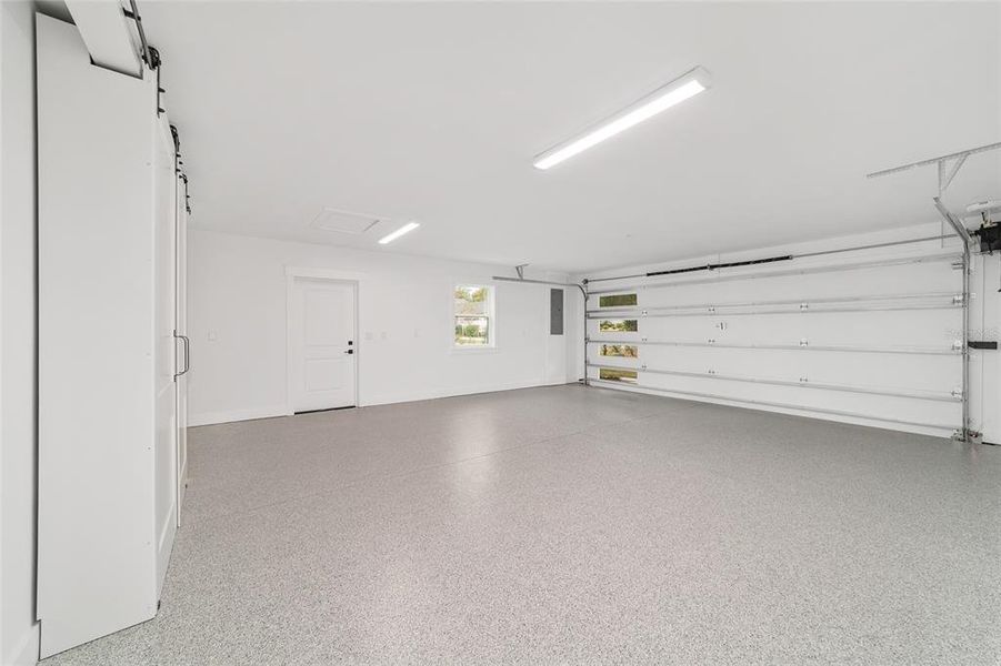 Spacious, unfurnished interior of a new home in , Ocala (Image 39).