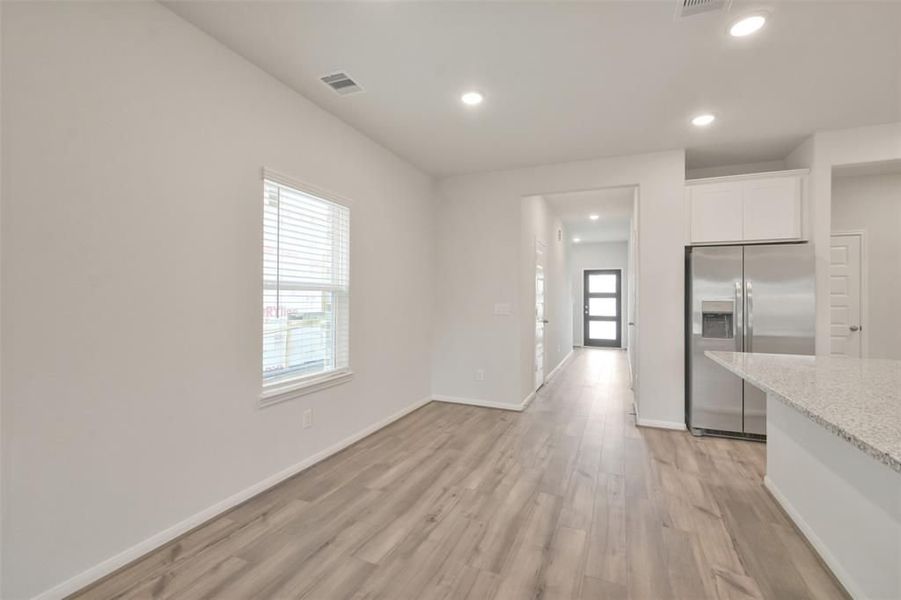 Spacious, unfurnished interior of a new home in Lakes at Black Oak, Magnolia (Image 15).
