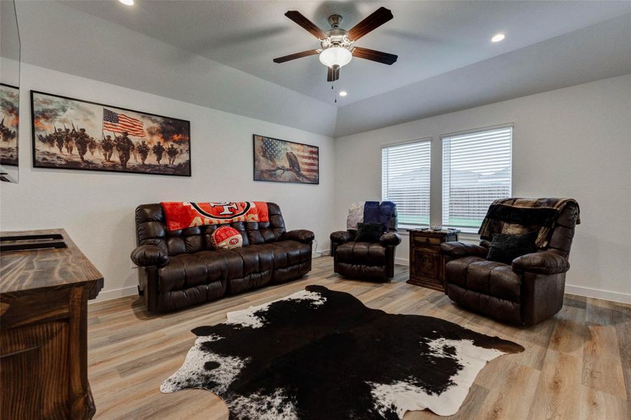 Furnished interior view inside a new home in Canterra Creek 45' and 50' Homesites, Iowa Colony (Image 26).