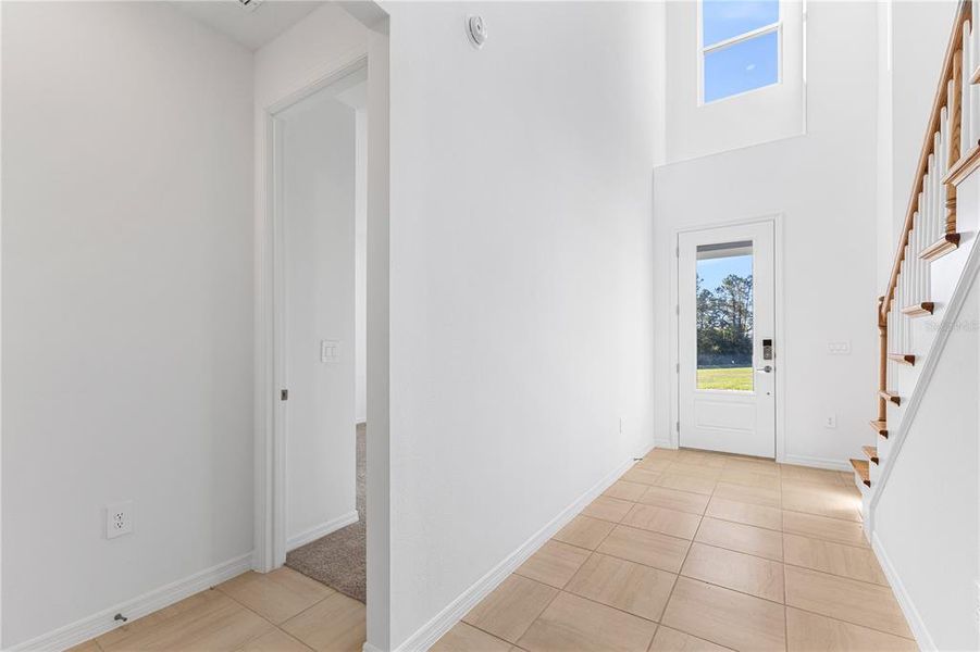 Spacious, unfurnished interior of a new home in , Winter Garden (Image 20).
