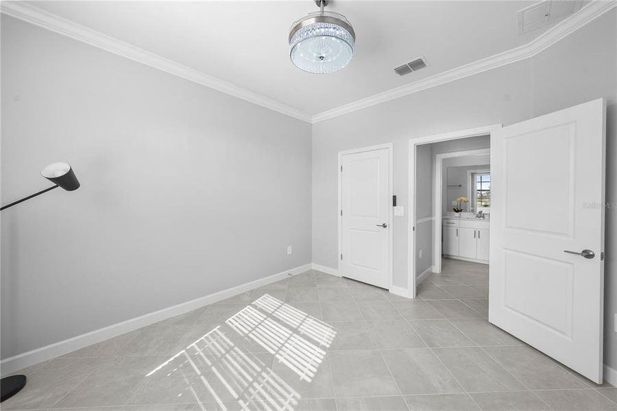 Spacious, unfurnished interior of a new home in , Bradenton (Image 23).